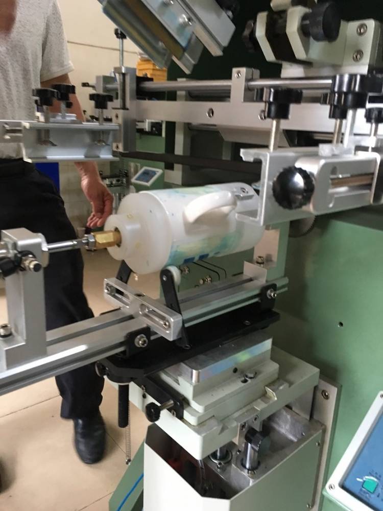 東莞駿欣機(jī)械有限公司提供絲印機(jī)移印機(jī)